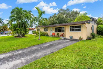 9710 SW 74th St, Miami, FL 33173 - Photo 5