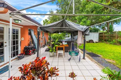 9710 SW 74th St, Miami, FL 33173 - Photo 13