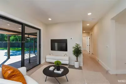 625 Miller Dr, Miami Springs, FL 33166 - Photo 17