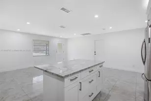 305 E 6th St, Lehigh Acres, FL 33975 - Photo 9