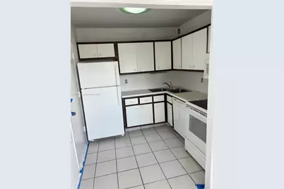 111 Golden Isles Dr #D10, Hallandale Beach, FL 33009 - Photo 11