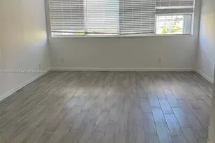 111 Golden Isles Dr, Hallandale Beach, FL 33009 - Photo 21