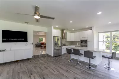 507 Hunting Lodge Dr, Miami Springs, FL 33166 - Photo 15