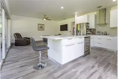 507 Hunting Lodge Dr, Miami Springs, FL 33166 - Photo 5