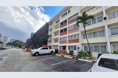 215 SE 3rd Ave #202D, Hallandale Beach, FL 33009 - Photo 3