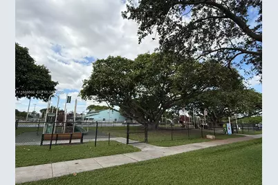 610 NE 2nd St #205, Dania Beach, FL 33004 - Photo 13