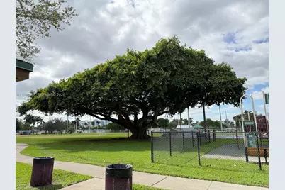 610 NE 2nd St #205, Dania Beach, FL 33004 - Photo 5