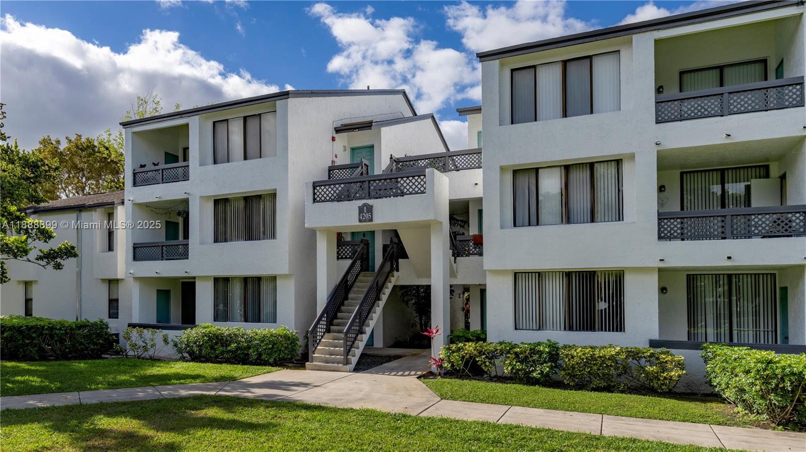 4303 W Atlantic Blvd #1720 main architectural view