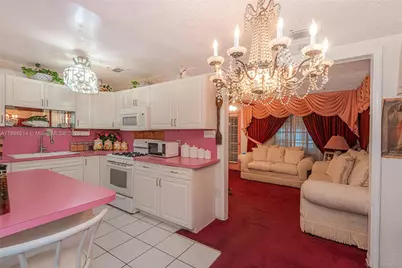 1083 NW 74th St, Miami, FL 33150 - Photo 9