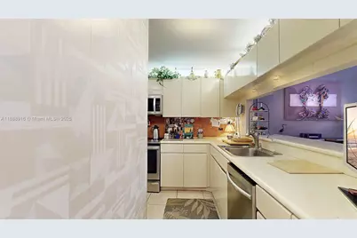 10001 NW 52nd Ter, Doral, FL 33178 - Photo 15