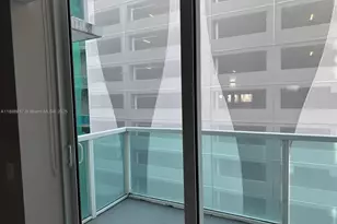 41 SE 5th St, Miami, FL 33131 - Photo 15