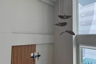 41 SE 5th St, Miami, FL 33131 - Photo 25