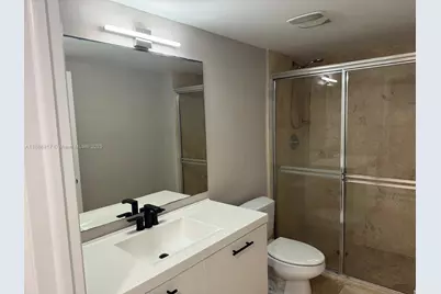 41 SE 5th St #501, Miami, FL 33131 - Photo 11