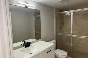 41 SE 5th St, Miami, FL 33131 - Photo 11