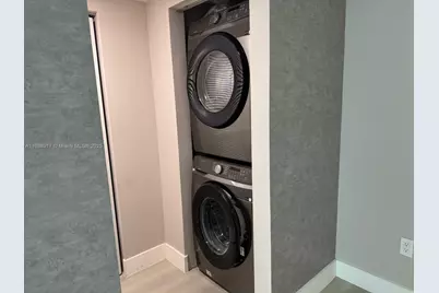 41 SE 5th St #501, Miami, FL 33131 - Photo 17