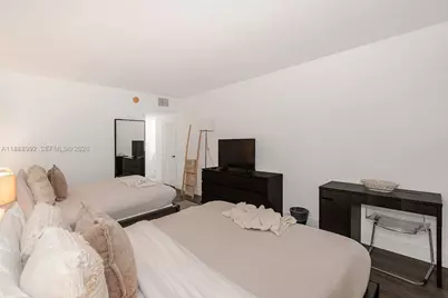2301 Collins Ave #333, Miami Beach, FL 33139 - Photo 11
