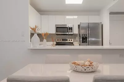 2301 Collins Ave #333, Miami Beach, FL 33139 - Photo 11