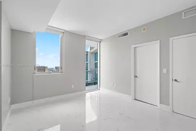 92 SW 3rd St #5206, Miami, FL 33130 - Photo 11