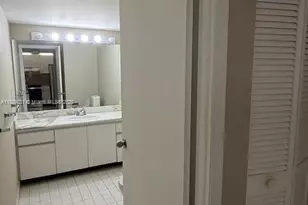 2555 Collins Ave, Miami Beach, FL 33140 - Photo 9