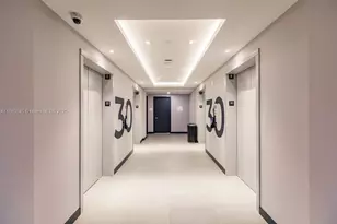 227 NE 2nd St, Miami, FL 33132 - Photo 9