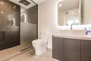 227 NE 2nd St, Miami, FL 33132 - Photo 21