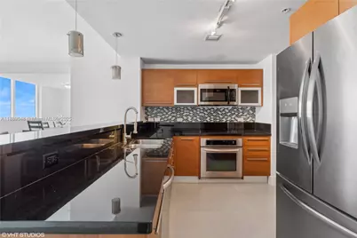 244 Biscayne Blvd #3903, Miami, FL 33132 - Photo 9