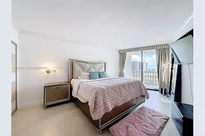 1000 W Island Blvd #2208, Aventura, FL 33160 - Photo 23