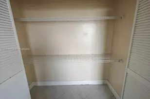 3701 N Country Club Dr, Aventura, FL 33180 - Photo 7