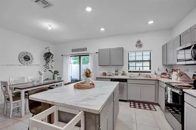 1160 SW 7th Ct, Florida City, FL 33034 - Photo 5