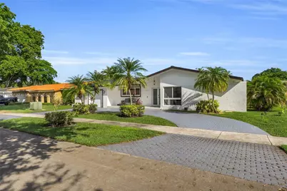 7211 Bamboo St, Miami Lakes, FL 33014 - Photo 5