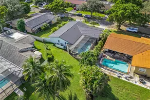 7211 Bamboo St, Miami Lakes, FL 33014 - Photo 39