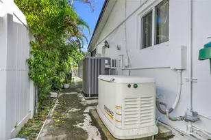 7211 Bamboo St, Miami Lakes, FL 33014 - Photo 41