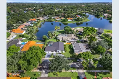 7211 Bamboo St, Miami Lakes, FL 33014 - Photo 35