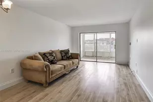 9010 Sunrise Lakes Blvd, Sunrise, FL 33322 - Photo 11