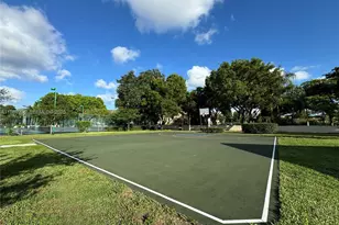 301 Gardens Dr, Pompano Beach, FL 33069 - Photo 21