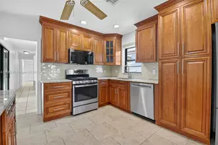 1027 S Palmway, Lake Worth, FL 33460 - Photo 13