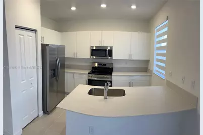 2451 SE 28th St #2451, Homestead, FL 33035 - Photo 5