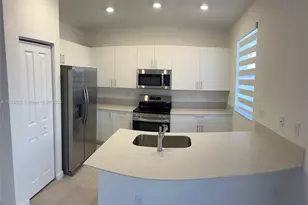 2451 SE 28th St, Homestead, FL 33035 - Photo 5