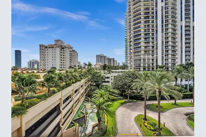 20191 E Country Club Dr #511, Aventura, FL 33180 - Photo 31