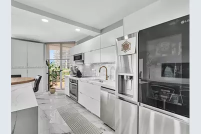 20191 E Country Club Dr #511, Aventura, FL 33180 - Photo 11