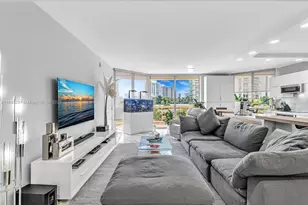 20191 E Country Club Dr, Aventura, FL 33180 - Photo 7