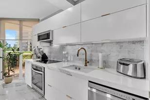 20191 E Country Club Dr, Aventura, FL 33180 - Photo 15