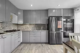 2858 Pine Tree Dr, Miami Beach, FL 33140 - Photo 5