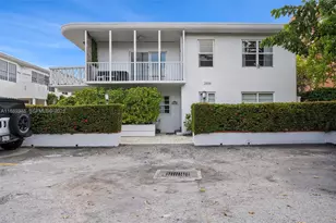 2858 Pine Tree Dr, Miami Beach, FL 33140 - Photo 1