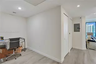 55 SW 9th St, Miami, FL 33130 - Photo 29