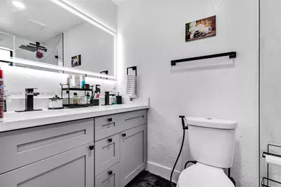 3022 NW 95th St, Miami, FL 33147 - Photo 27