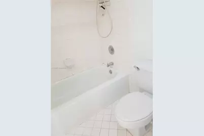 17298 NW 60th Ct, Hialeah, FL 33015 - Photo 13