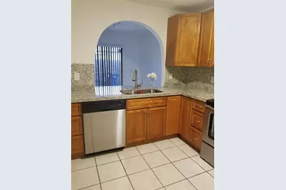 17298 NW 60th Ct, Hialeah, FL 33015 - Photo 7