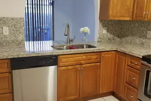 17298 NW 60th Ct, Hialeah, FL 33015 - Photo 7