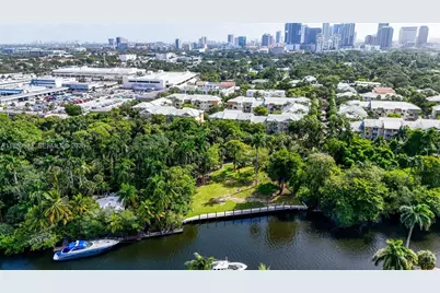 1332 SW 2nd Ct, Fort Lauderdale, FL 33312 - Photo 9